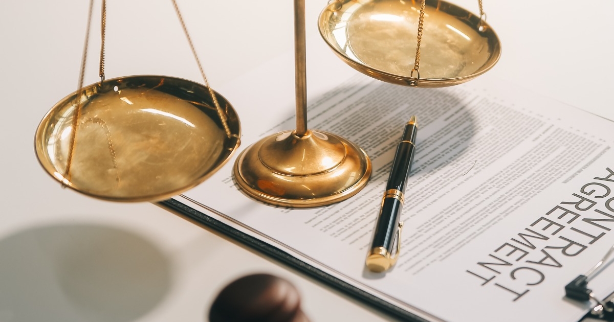 lawyer-legal-advisor-businessman-brainstorming-information-agreement-details-business-contracts-legal-processing-books-accuracy-contract-documents-joint-financial-investment